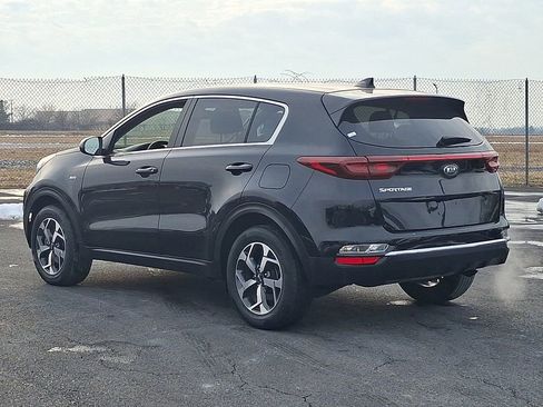 Certified 2022 Kia Sportage LX image 4