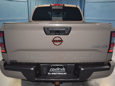 Used 2023 Nissan Frontier PRO-4X w/ Pro Convenience Package image 18