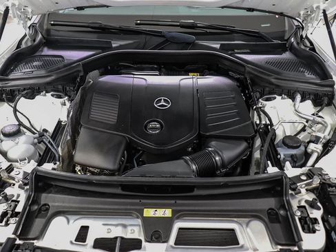 Used 2024 Mercedes-Benz GLC 300 image 27