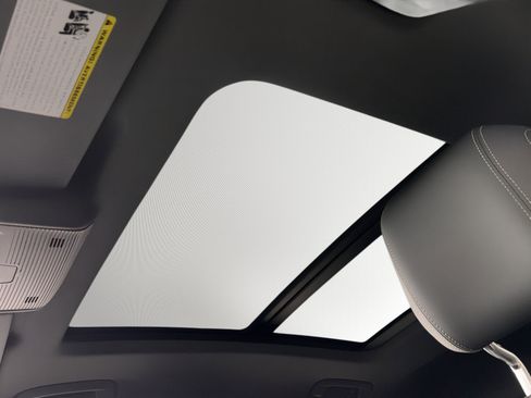 Used 2023 Audi Q4 e-tron Premium Plus w/ Premium Plus image 18