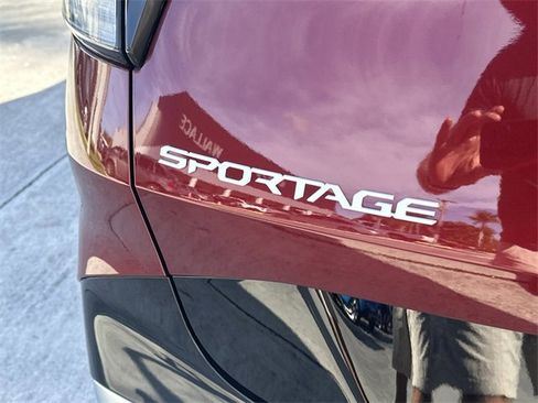 Certified 2025 Kia Sportage SX image 9
