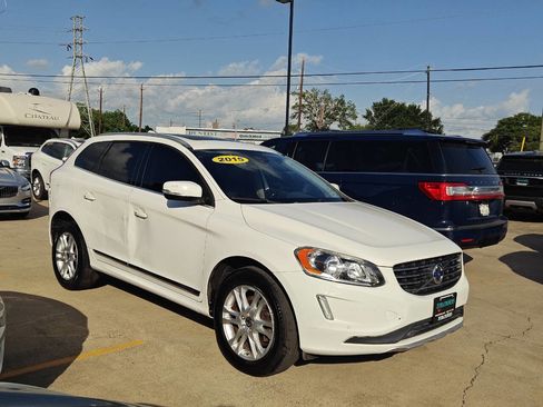 Used 2015 Volvo XC60 T5 Premier w/ Proximity Package image 3