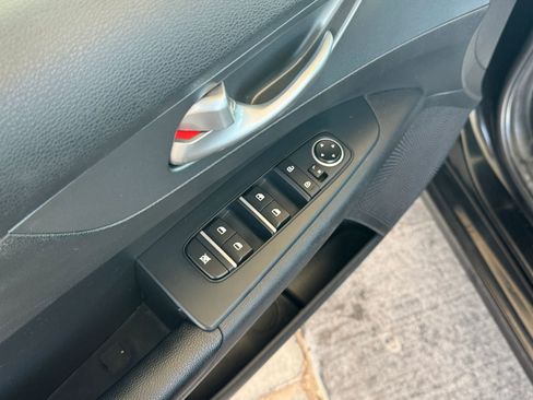 Used 2020 Kia Forte LXS image 12