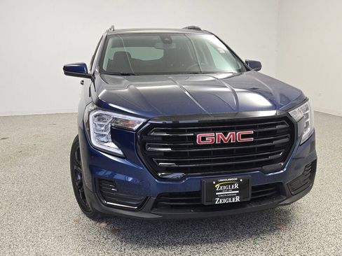 Used 2022 GMC Terrain SLE w/ Driver Convenience Package image 5