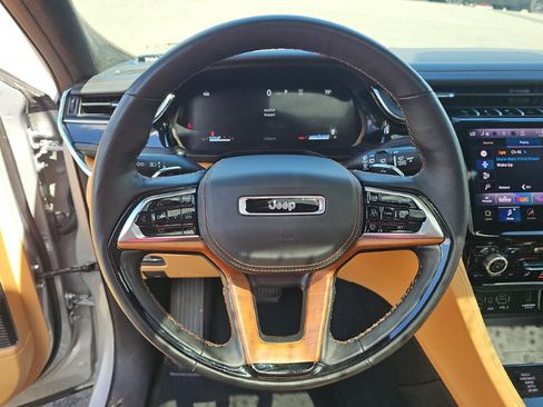 Certified 2025 Jeep Grand Cherokee Summit AWD/4WD image 10