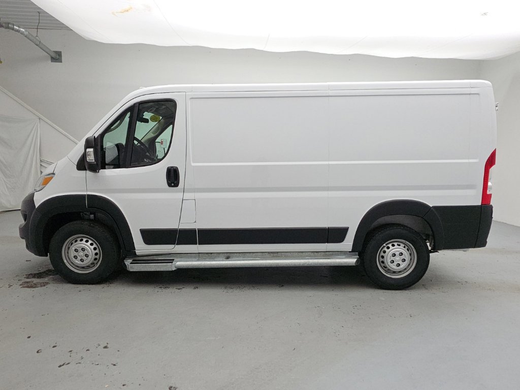 Used 2025 RAM ProMaster 2500 w/ U-Haul Equipment Group FWD image 8