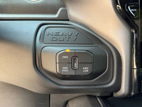 New 2026 RAM 3500 Laramie AWD/4WD image 22