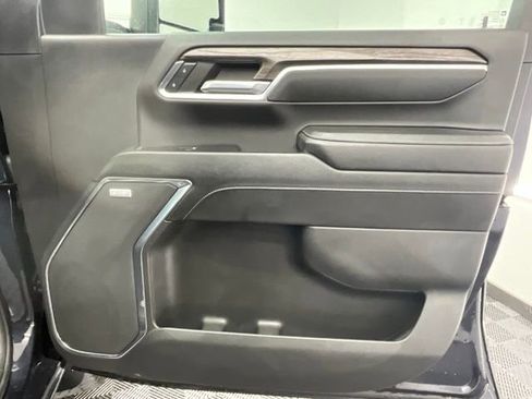 Used 2024 Chevrolet Silverado 2500 LTZ w/ LTZ Convenience Package AWD/4WD image 12
