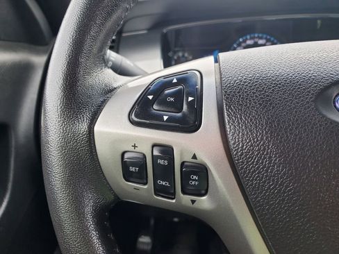 Used 2018 Ford Taurus SEL w/ Equipment Group 201A image 16