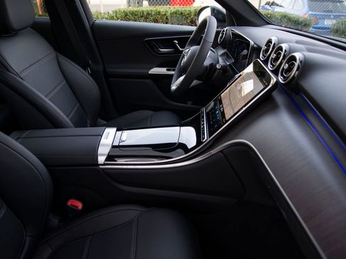 Used 2026 Mercedes-Benz GLC 300 4MATIC image 19