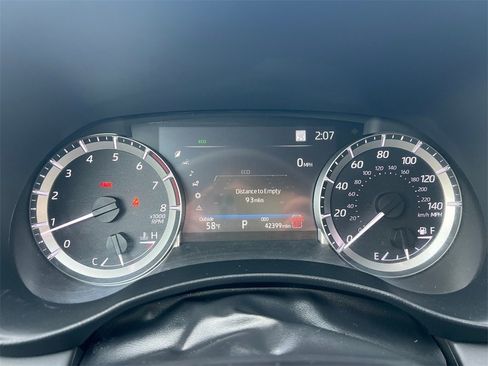 Used 2024 Toyota Highlander LE image 19