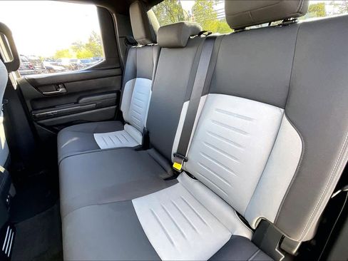 Used 2025 Toyota Tacoma TRD Sport image 19