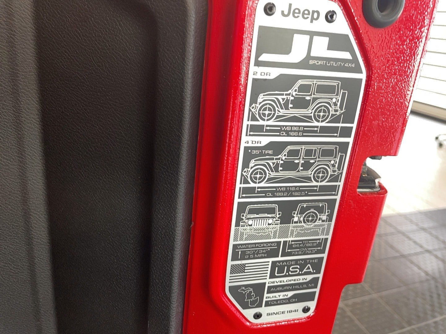 Used 2024 Jeep Wrangler Unlimited AWD/4WD image 7