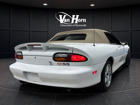 Used 2000 Chevrolet Camaro Z28 w/ SS Performance/Appearance Pkg RWD image 13