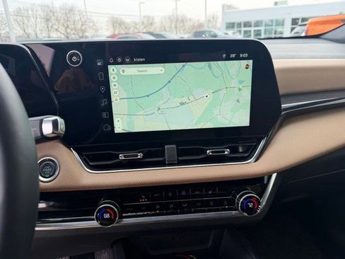 Used 2025 Chevrolet Equinox ACTIV image 18