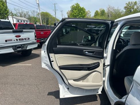 Certified 2023 Ford Edge Titanium AWD/4WD image 15