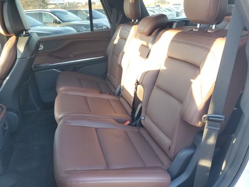 New 2025 Lincoln Navigator Reserve image 30