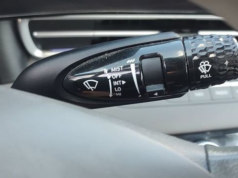 Used 2024 Hyundai Elantra SEL FWD image 24