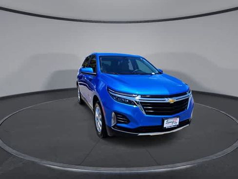 Used 2024 Chevrolet Equinox LT w/ Driver Convenience Package AWD/4WD image 2