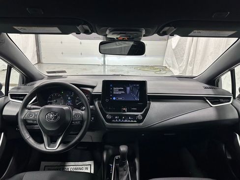 Used 2025 Toyota Corolla SE image 40