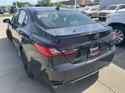 Used 2026 Toyota Camry SE FWD image 4