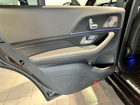 Certified 2025 Mercedes-Benz GLS 450 4MATIC image 33