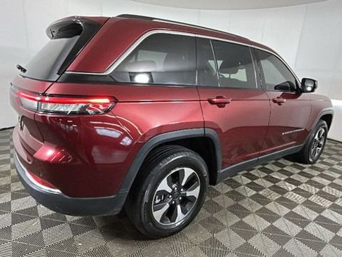 Used 2023 Jeep Grand Cherokee 4WD 4xe image 3
