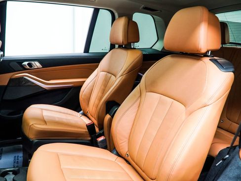 Used 2020 BMW X7 xDrive50i w/ Executive Package image 42