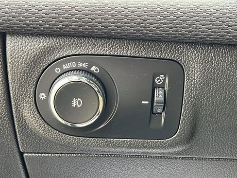 Used 2018 Chevrolet Cruze LT image 15