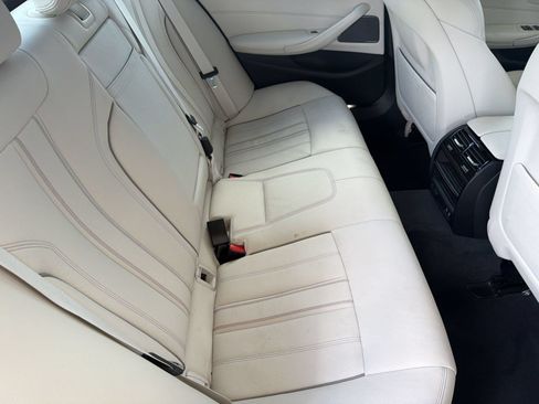 Used 2023 BMW 530e xDrive w/ Premium Package AWD/4WD image 32