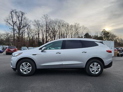 Used 2020 Buick Enclave Essence w/ Sound and Sites Package image 2