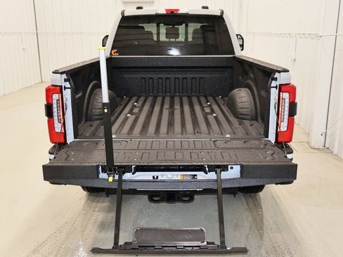 New 2025 Ford F350 Platinum w/ FX4 Off-Road Package image 33