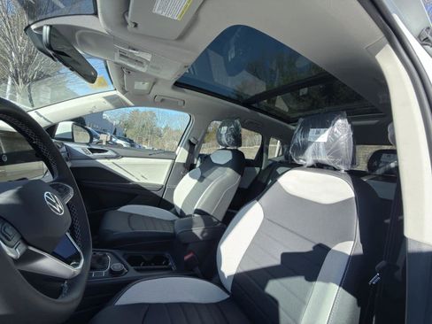 New 2026 Volkswagen Taos SEL image 16