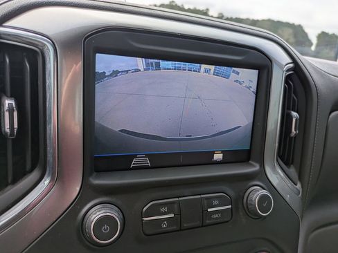 Used 2021 Chevrolet Silverado 2500 LT w/ Convenience Package image 17