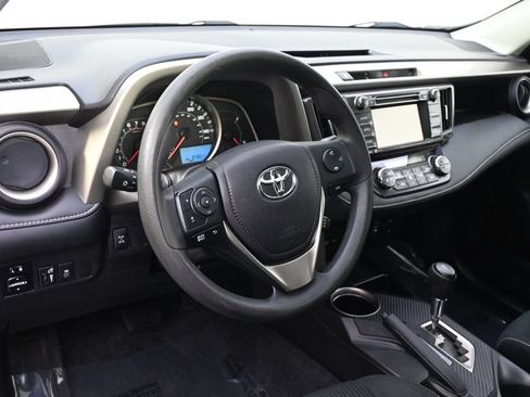 Used 2014 Toyota RAV4 XLE AWD/4WD image 8