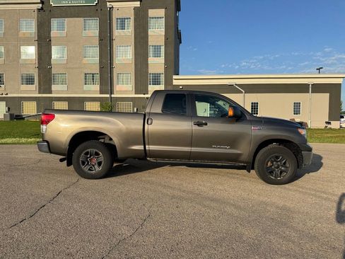 Used 2013 Toyota Tundra 4x4 Double Cab w/ Tow Pkg image 12
