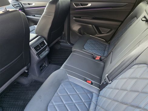 Used 2025 Volkswagen Atlas Cross Sport SEL Premium R-Line image 22