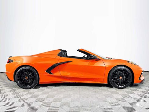 Used 2025 Chevrolet Corvette Stingray Convertible w/ 1LT RWD image 4