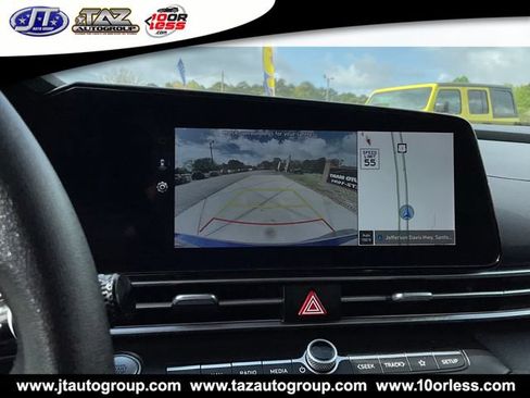Used 2024 Hyundai Elantra SEL FWD image 18