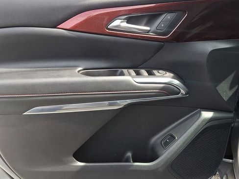 Used 2024 Chevrolet Traverse Z71 image 23