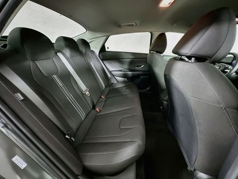 Used 2024 Hyundai Elantra SEL FWD image 31