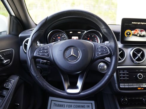 Used 2019 Mercedes-Benz GLA 250 4MATIC image 17