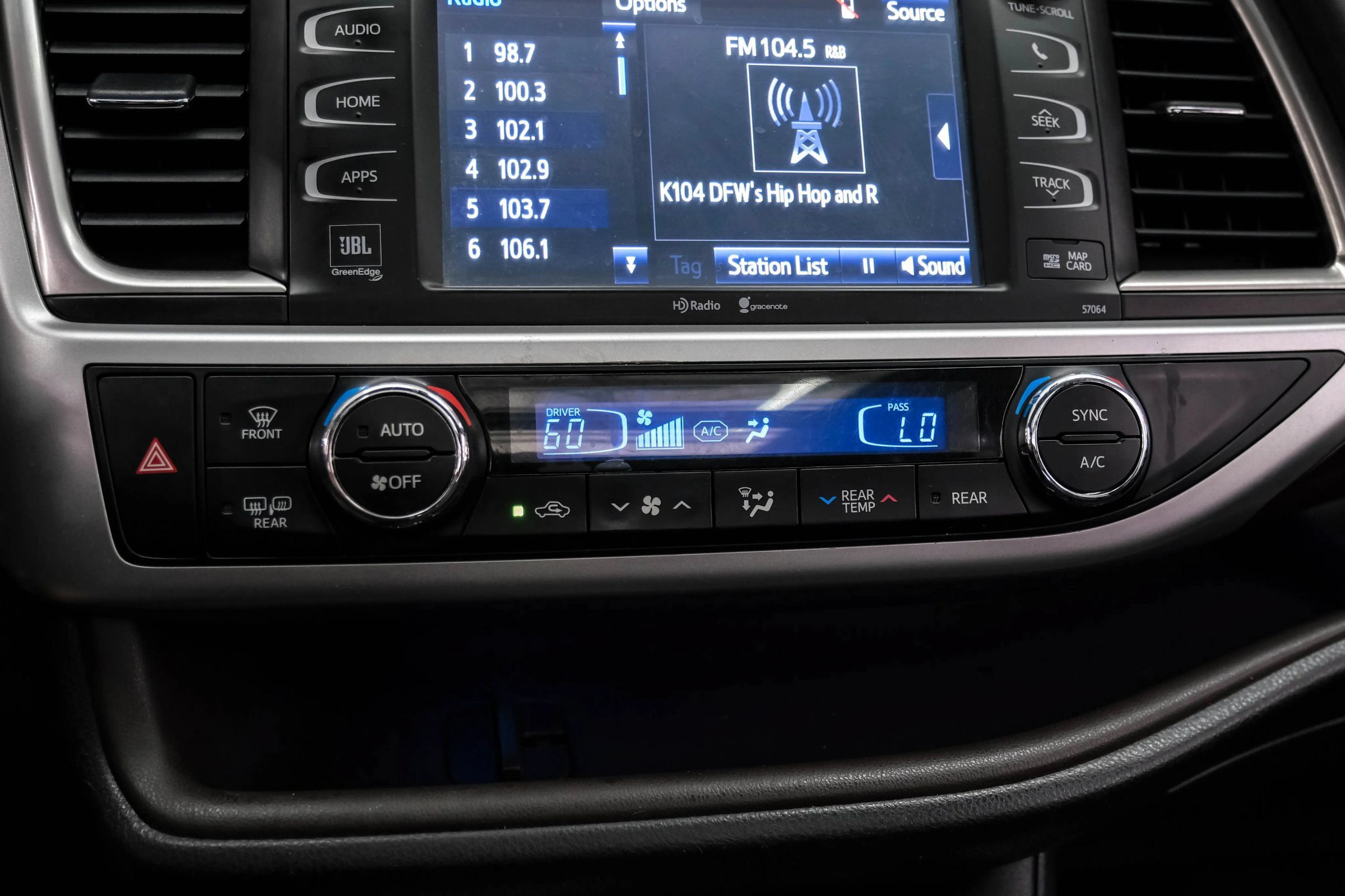 Used 2014 Toyota Highlander Limited Platinum AWD/4WD image 27
