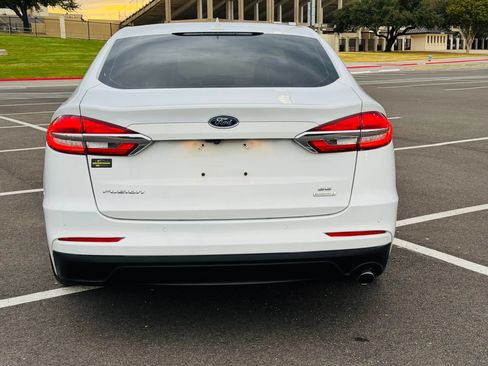 Used 2020 Ford Fusion SE FWD image 6