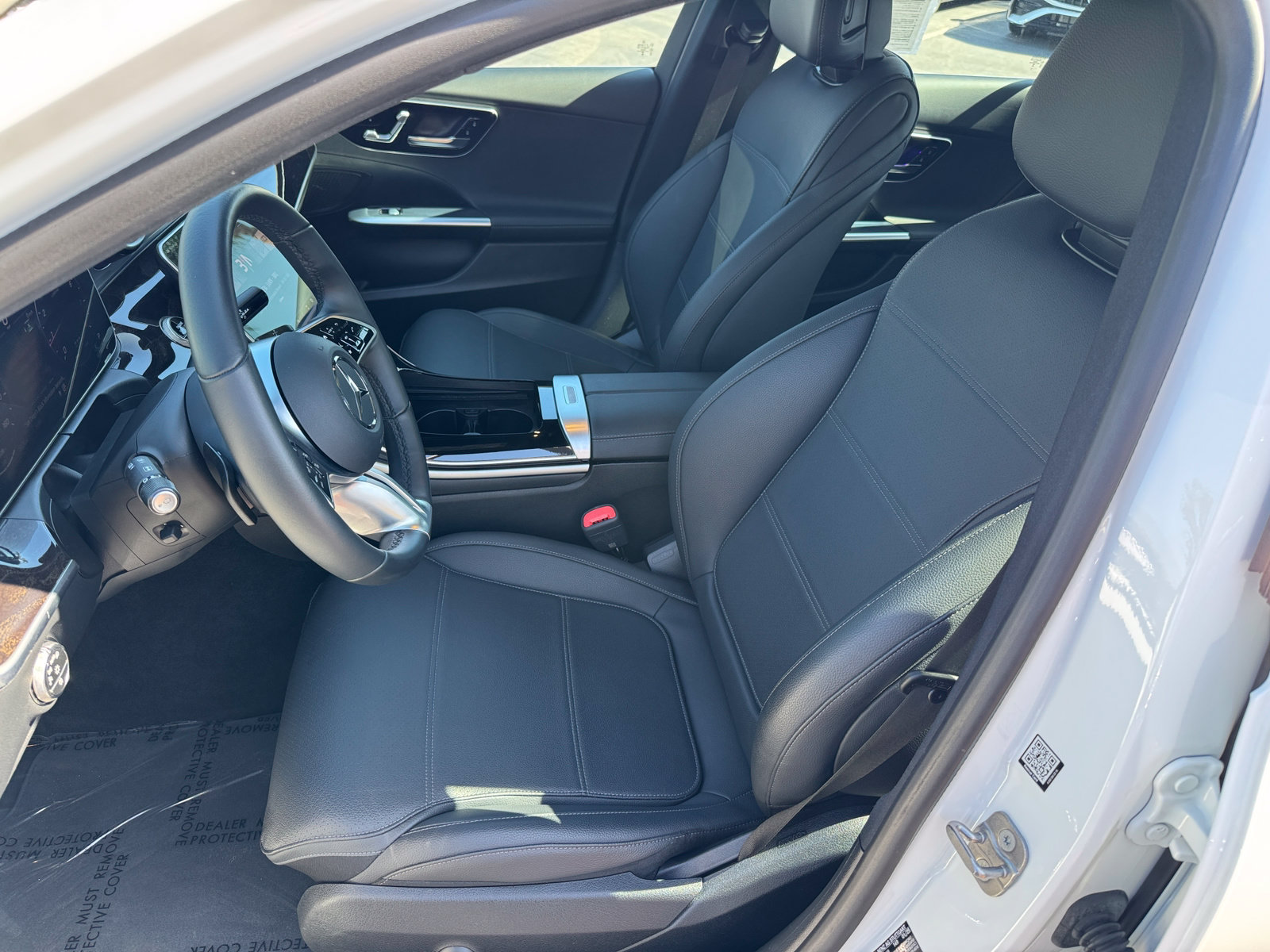 Used 2025 Mercedes-Benz C 300 4MATIC Sedan image 17
