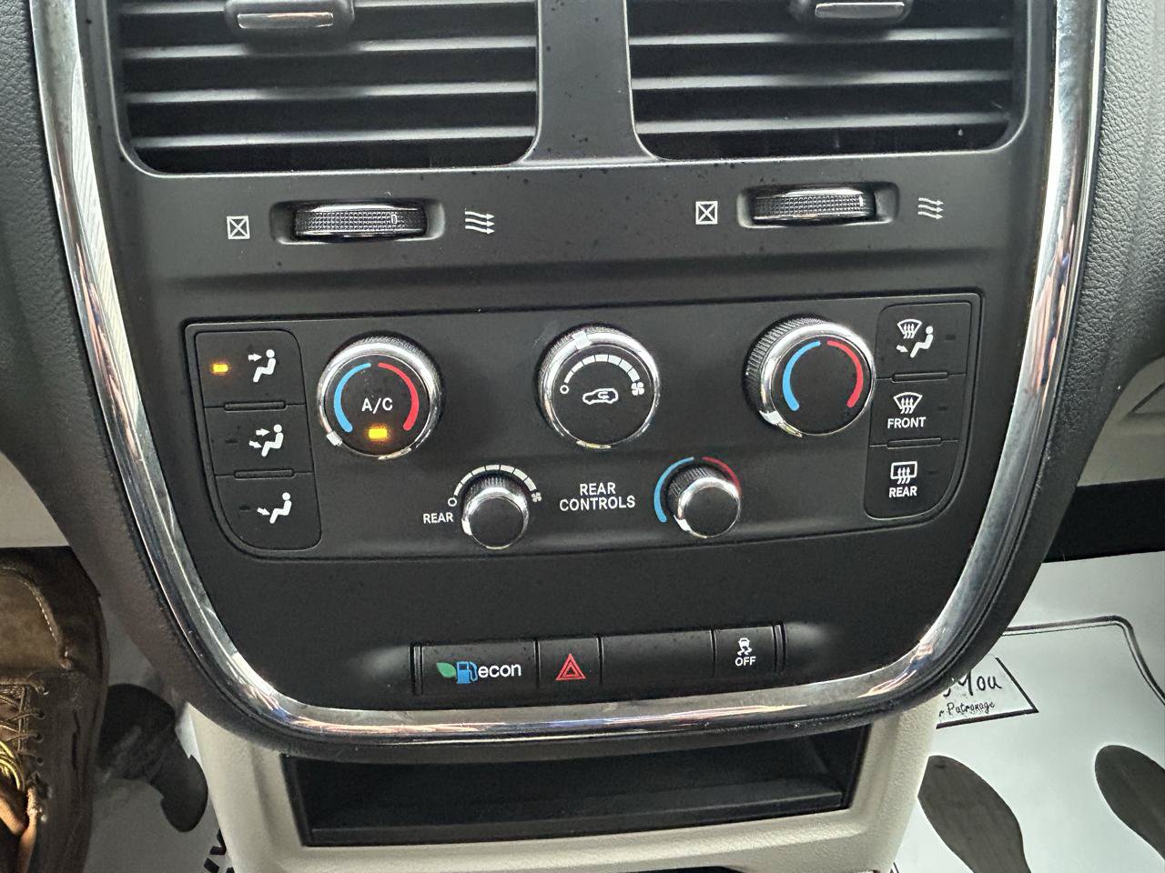 Used 2013 Dodge Grand Caravan SE FWD image 22