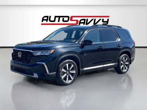 Used 2024 Honda Pilot Touring image 3
