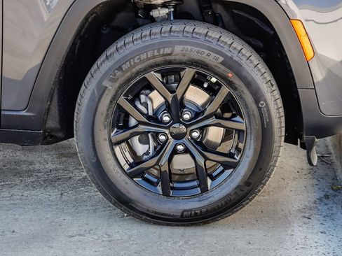 New 2026 Jeep Grand Cherokee Altitude image 11