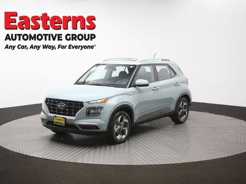 Used 2025 Hyundai Venue SEL FWD image 57