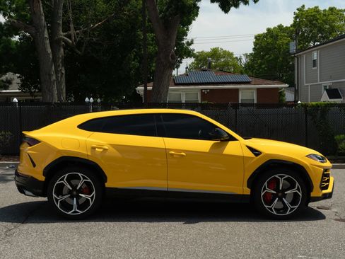 Used 2021 Lamborghini Urus AWD/4WD image 8
